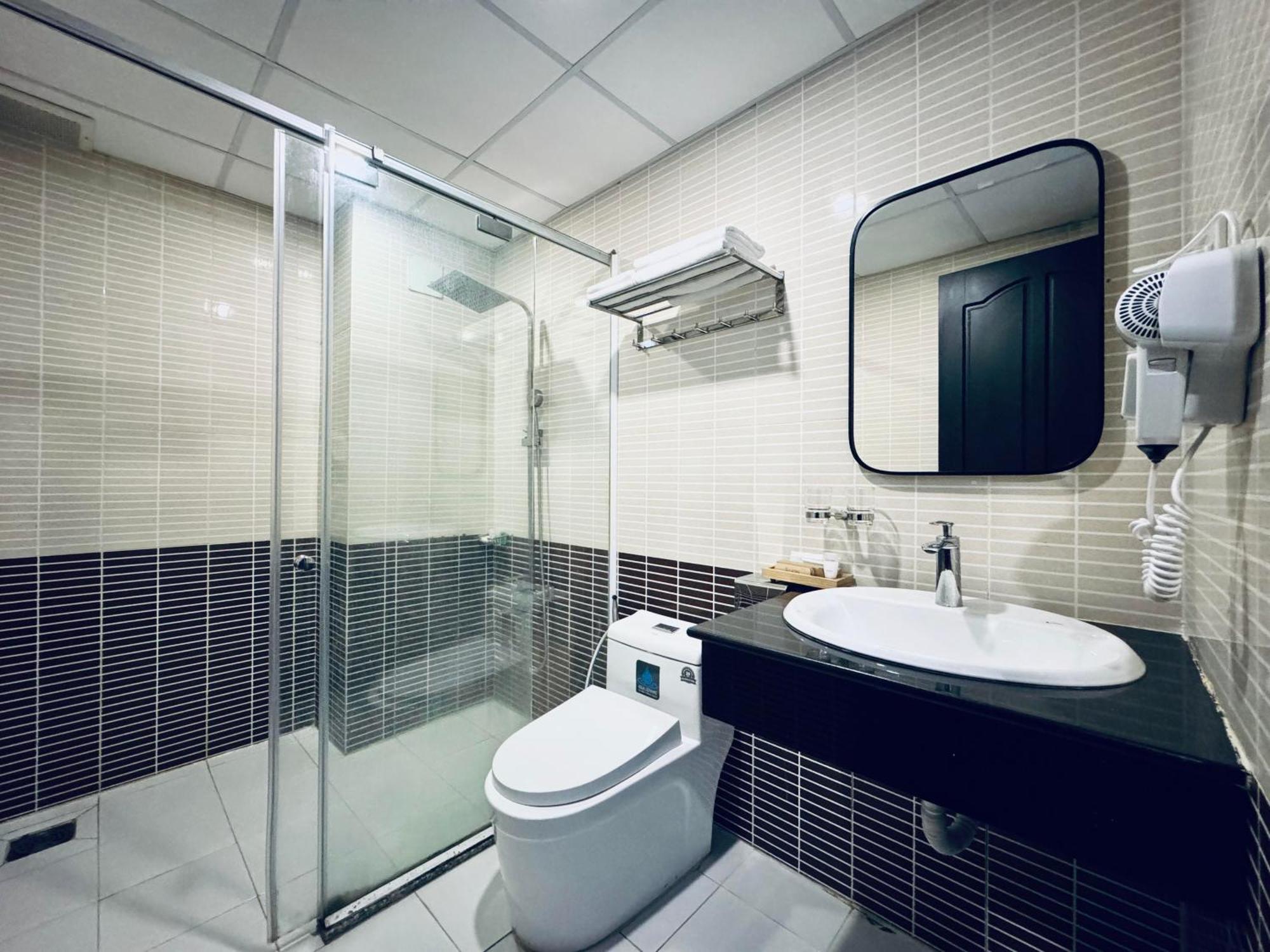 Lion 8 Hotel Кан То Екстериор снимка