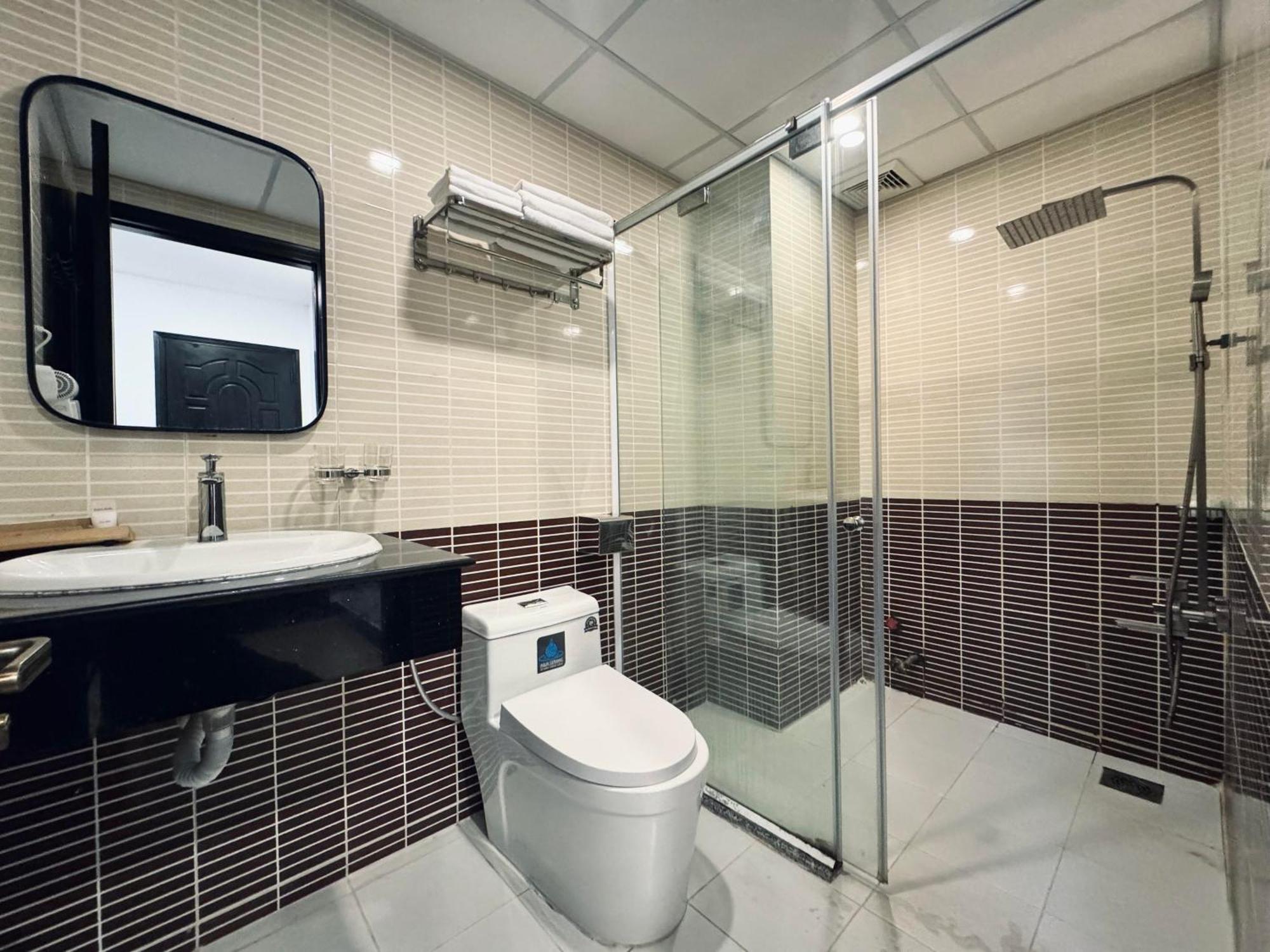 Lion 8 Hotel Кан То Екстериор снимка