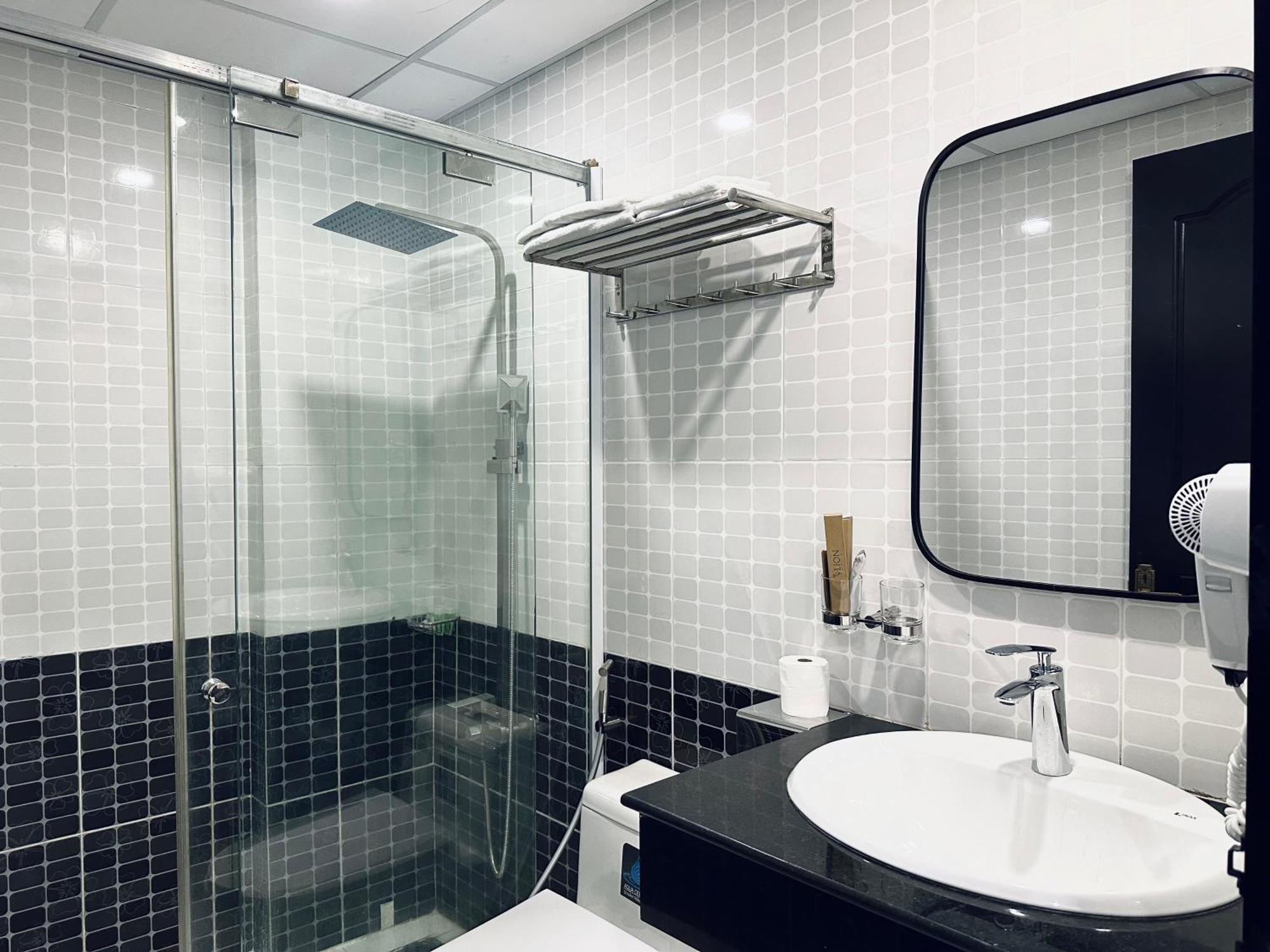 Lion 8 Hotel Кан То Екстериор снимка